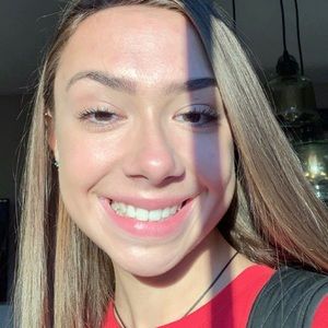 Meet your Posher, Ella